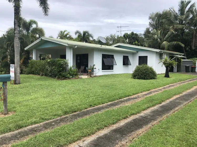 115 Taylor St, Tully Heads QLD 4854