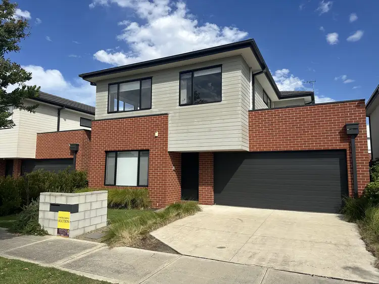 11 Westminster Dr, Avondale Heights VIC 3034