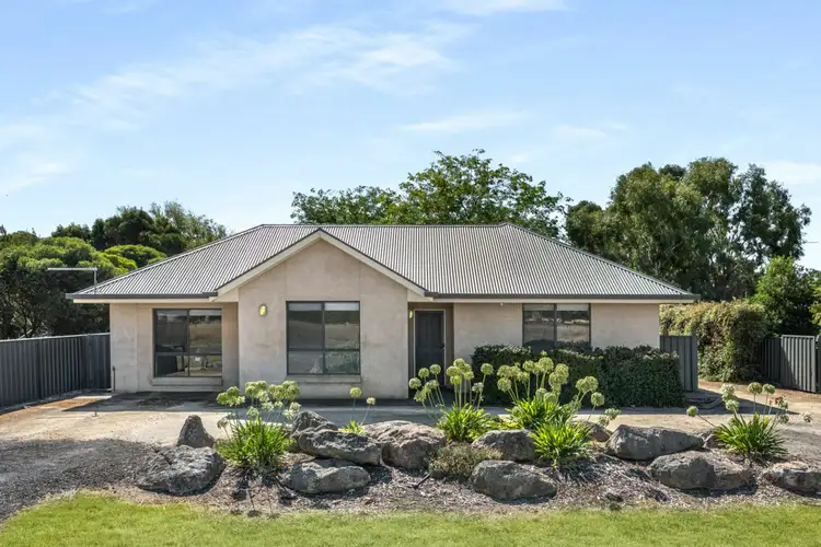 2 Riddoch St, Penola SA 5277