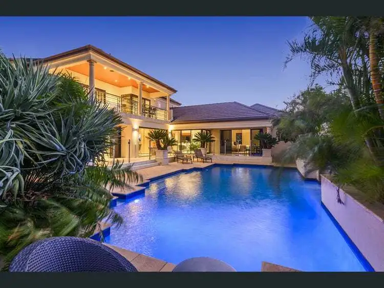 8 Tilton Tce