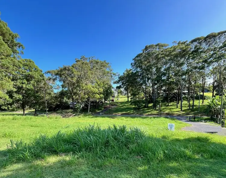 5 AUTUMN COURT, Russell Island QLD 4184
