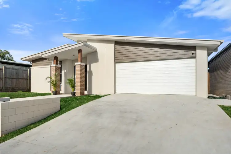 6 Condamine Way