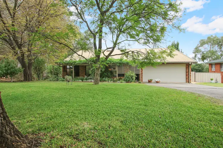 10 Mountain View Dr, Lavington NSW 2641