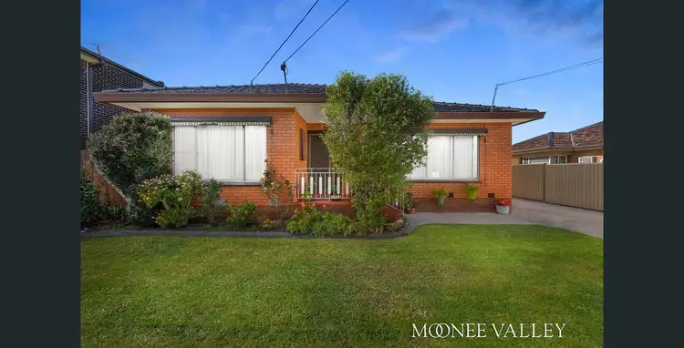 8 Neal St, Keilor East VIC 3033