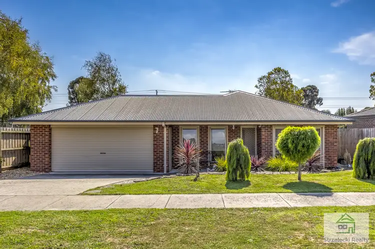 Second view of Homely house listing, 7 Poplar Cl, Trafalgar VIC 3824