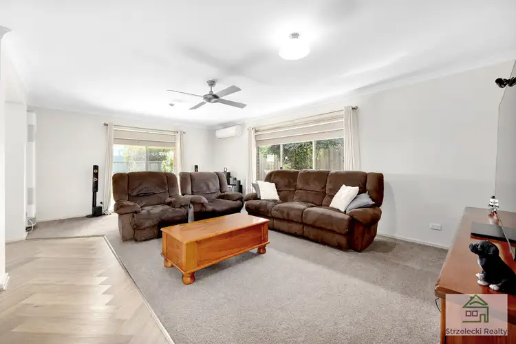 Fifth view of Homely house listing, 7 Poplar Cl, Trafalgar VIC 3824