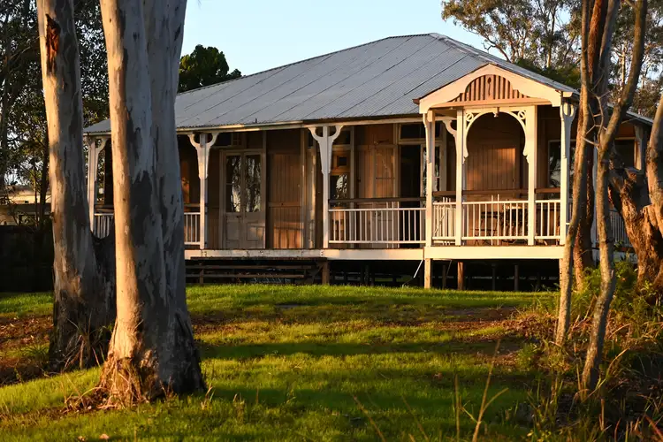 3 Pacific St, Lamb Island QLD 4184