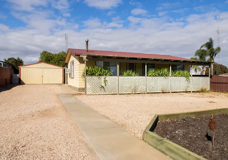 18 First St, Moonta SA 5558