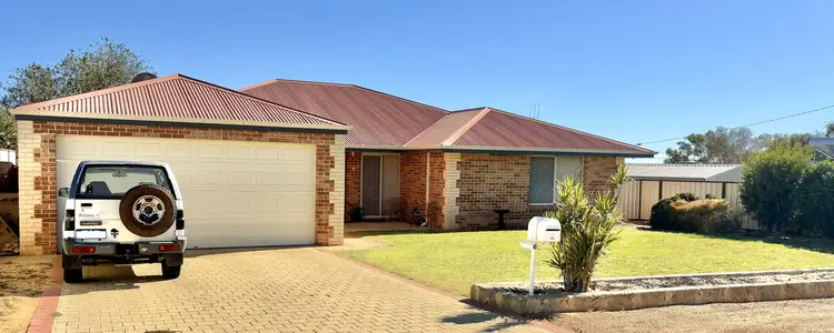 4 Ellis St