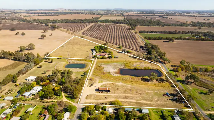 'Kurragundi'/2 Blue Lane, Walla Walla NSW 2659