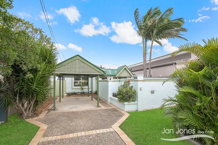 3 Davis Street, Redcliffe QLD 4020