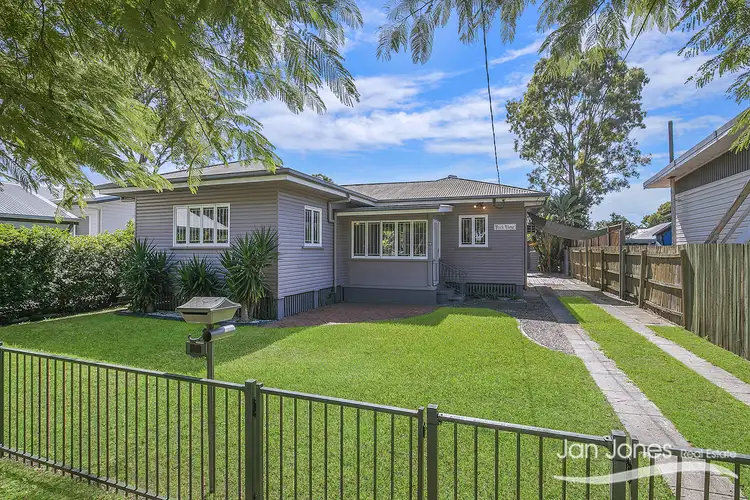68 Bell St, Clontarf QLD 4019