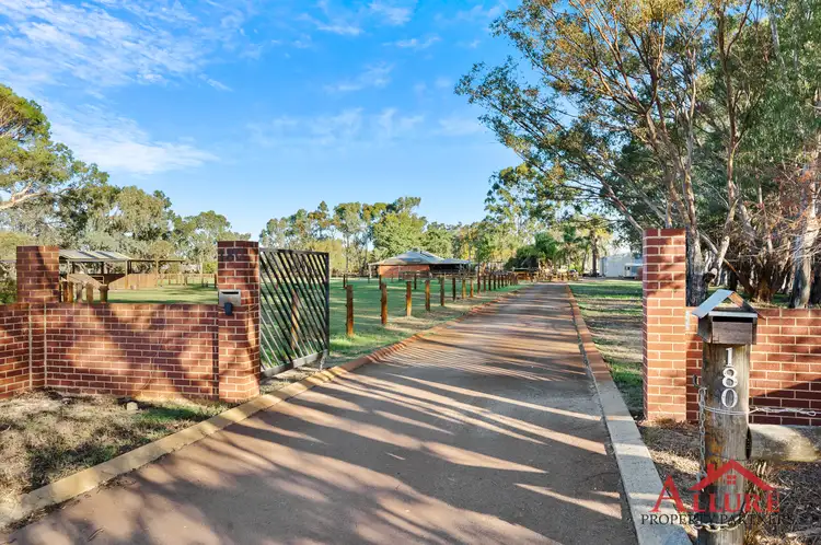 180 Country Dr, Oakford WA 6121