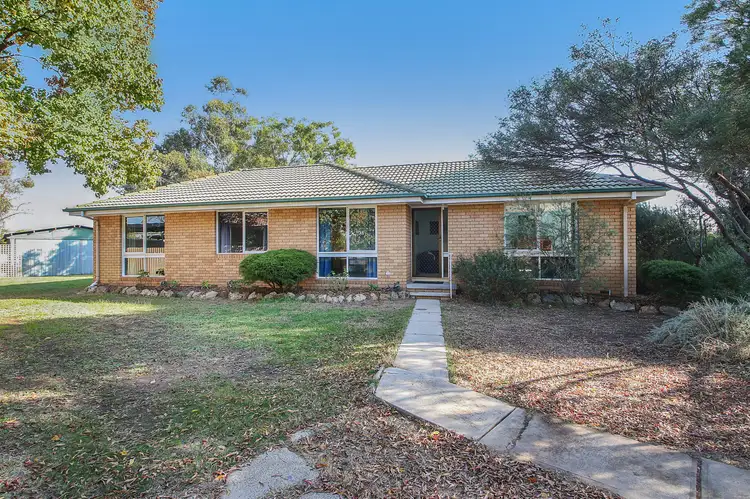 8 First St, Henty NSW 2658