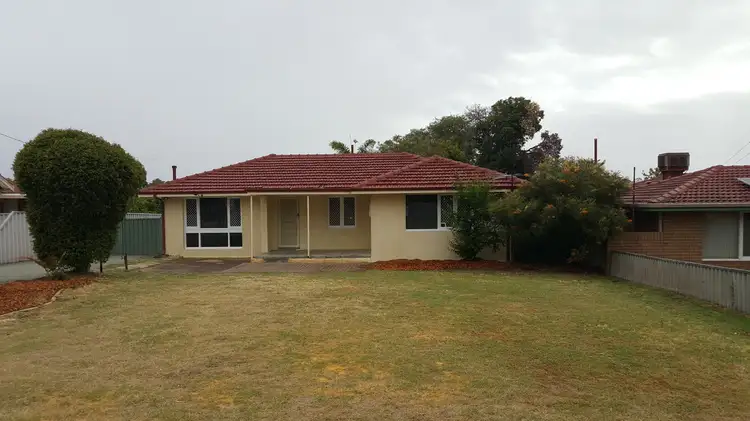 8 Adamson Road, Parmelia WA 6167