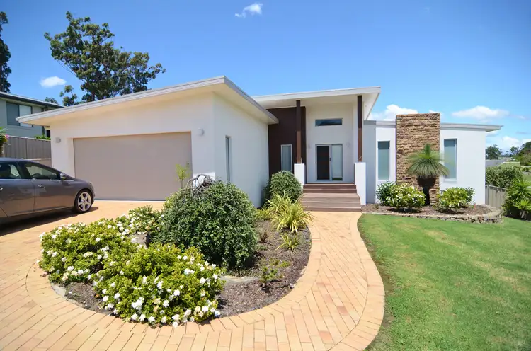 2 Kingfisher Cct, Eden NSW 2551