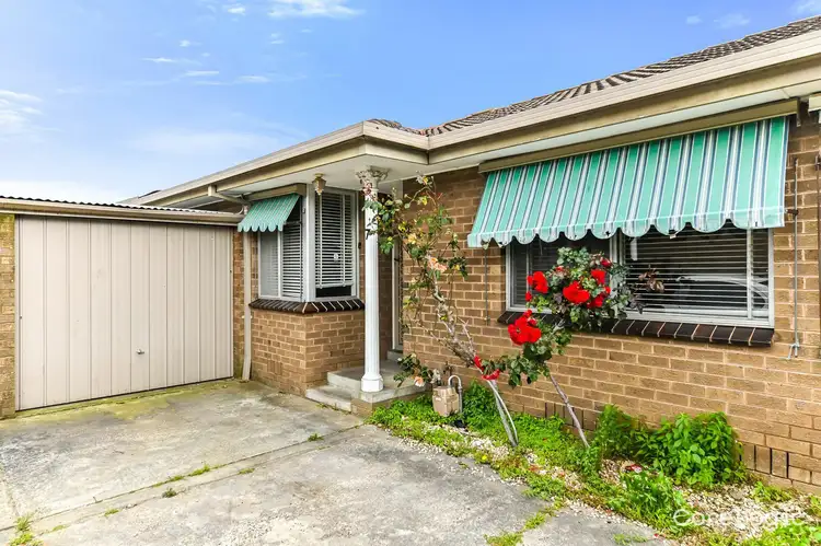 27 Noble St