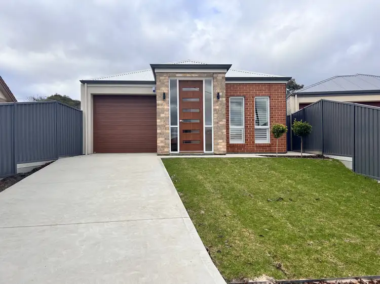 3B Mettika Ave