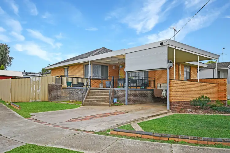 77 Napier St