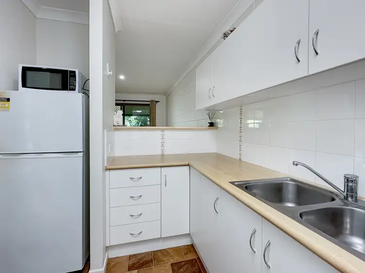 Sixth view of Homely unit listing, Unit 4/32 Hayles Ave, Arcadia QLD 4819