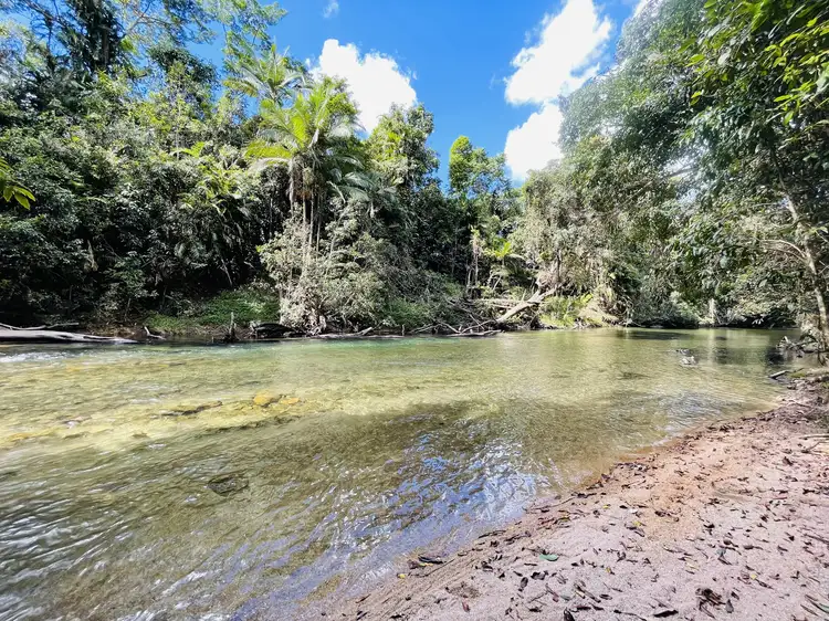 33 Thomas Ct, Bulgun QLD 4854