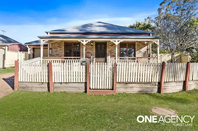 13 Hyde Pl, Forest Lake QLD 4078