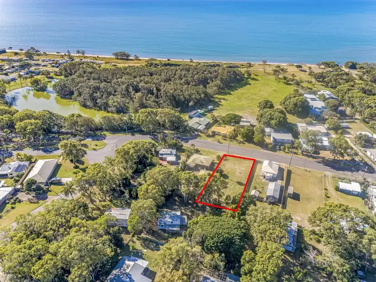 6 Moore Park Rd, Moore Park Beach QLD 4670
