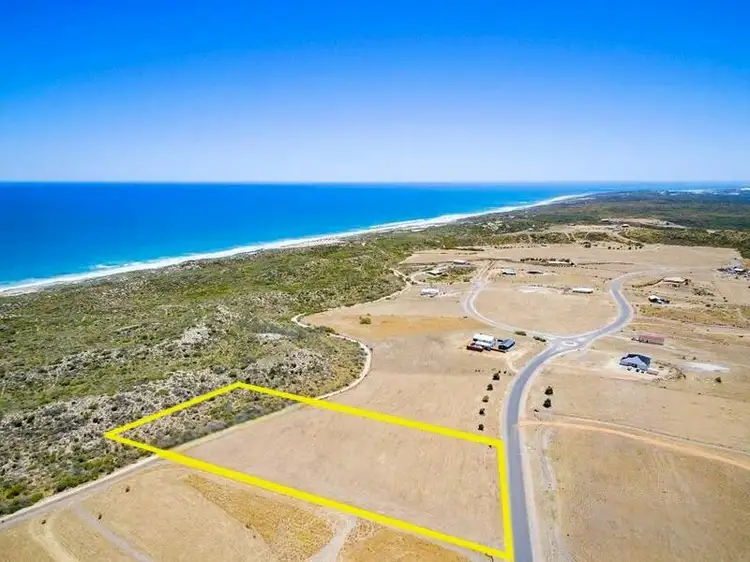 23 African Reef Bvd, Greenough WA 6532
