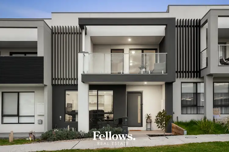 10 Daphne Walk, Clyde VIC 3978