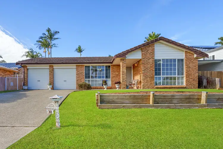 30 Fiona Cres, Lake Cathie NSW 2445