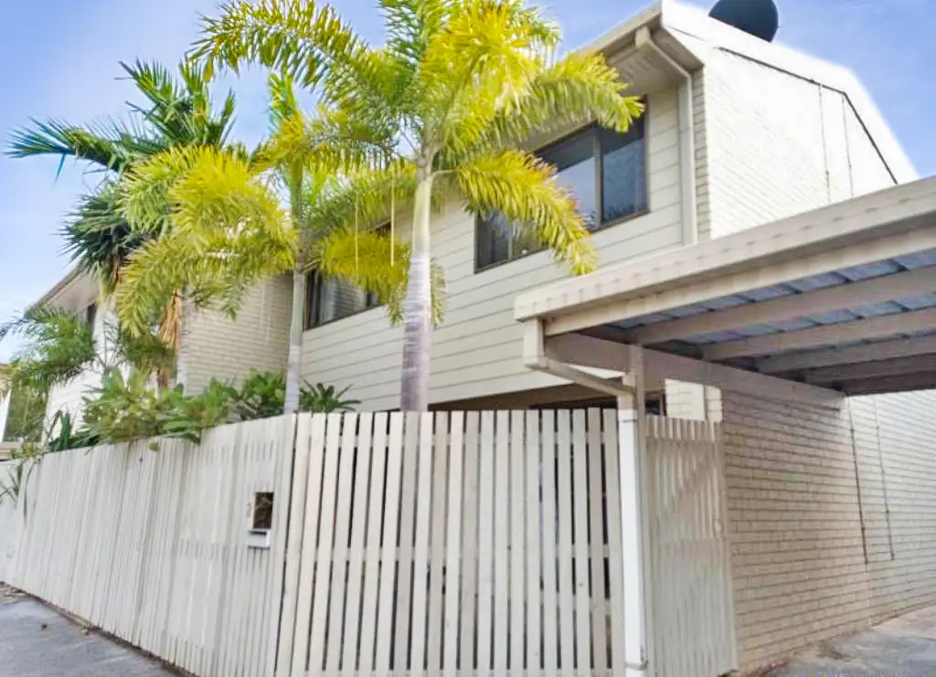 Main view of Homely unit listing, Unit 2/28 Parkside St, Tannum Sands QLD 4680
