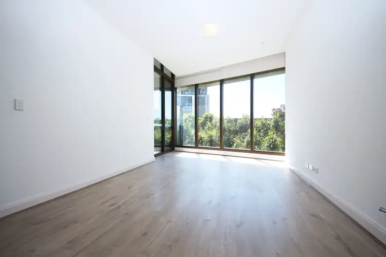 1 Australia Ave