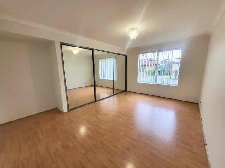 Fourth view of Homely house listing, 6 Tylee Cove, Atwell WA 6164