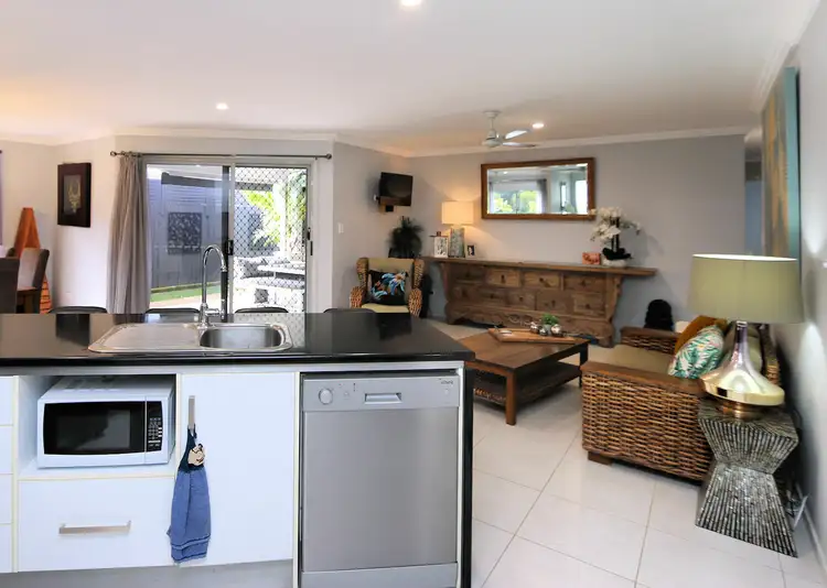 Seventh view of Homely house listing, 4 Brandon Ct, Coral Cove QLD 4670