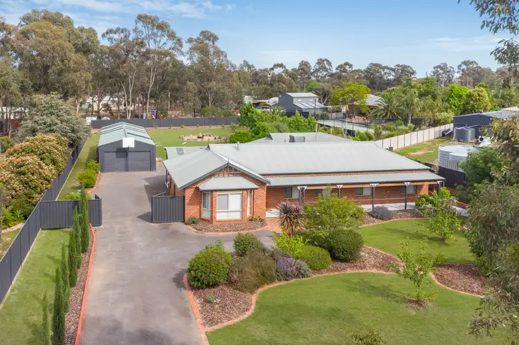 6 Conboy Ct, Ascot VIC 3551