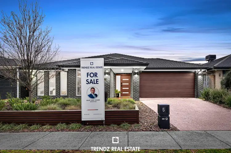 5 Celsius Dr, Cranbourne North VIC 3977