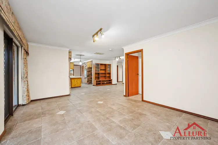 Sixth view of Homely house listing, 10 Witney Pl, Leeming WA 6149