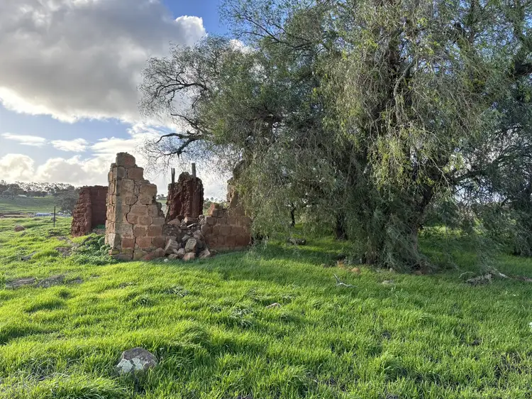 33 Seventh Road, Bejoording WA 6566