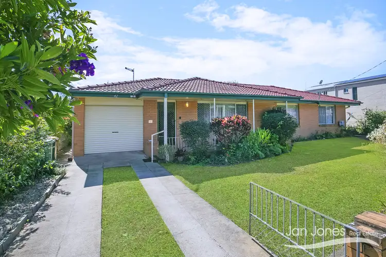 42 Bramble Street, Woody Point QLD 4019