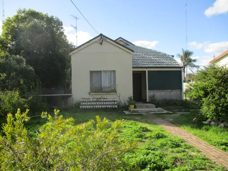 35 Main St, Cunderdin WA 6407