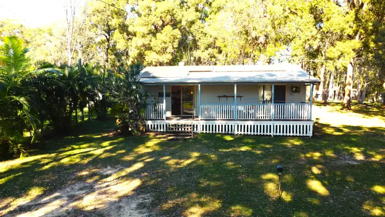 18 Noon-Muckle St, Macleay Island QLD 4184