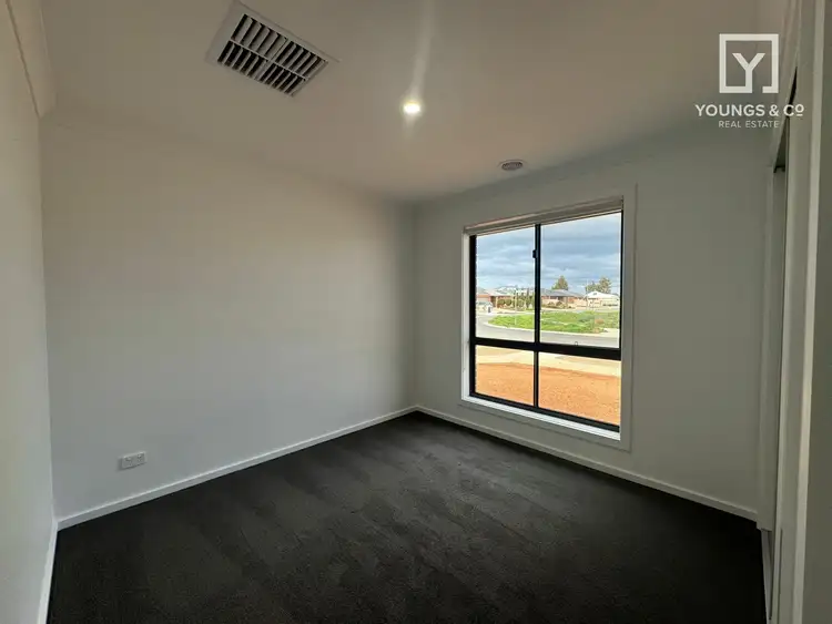 Fifth view of Homely house listing, 16 Gilmour Cres, Kialla VIC 3631