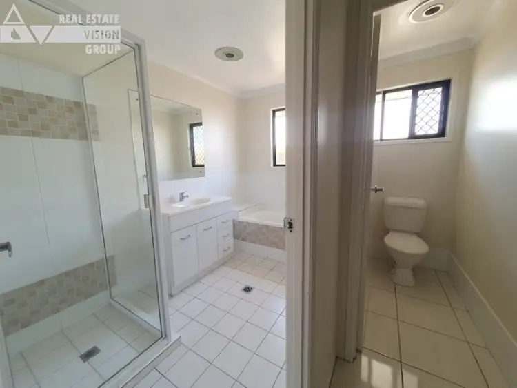 Fourth view of Homely house listing, 1 Scenic Dr, Emerald QLD 4720