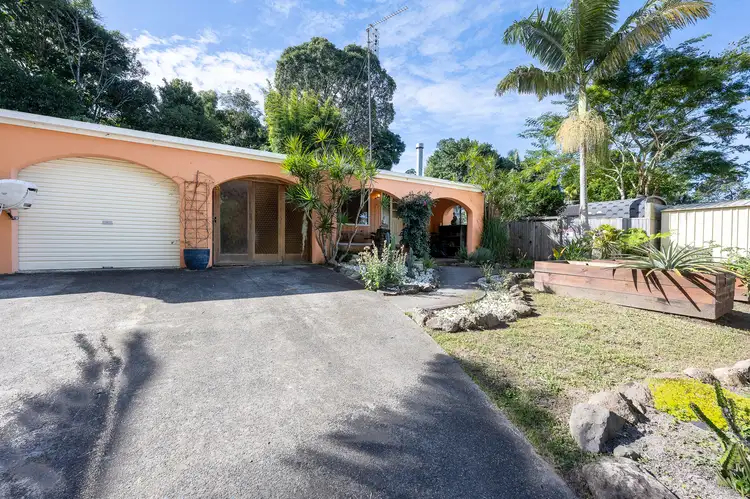 10 Mundurra Avenue, Ocean Shores NSW 2483
