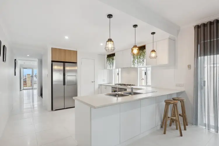 53 Tissington Dr, Darch WA 6065