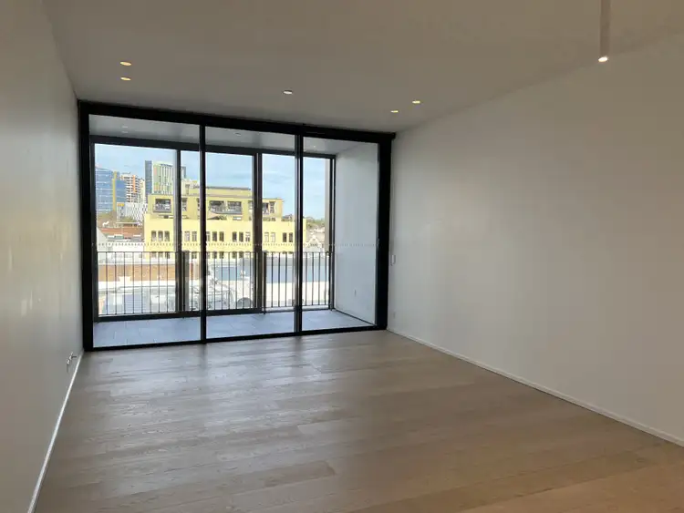 8 Central Park Ave