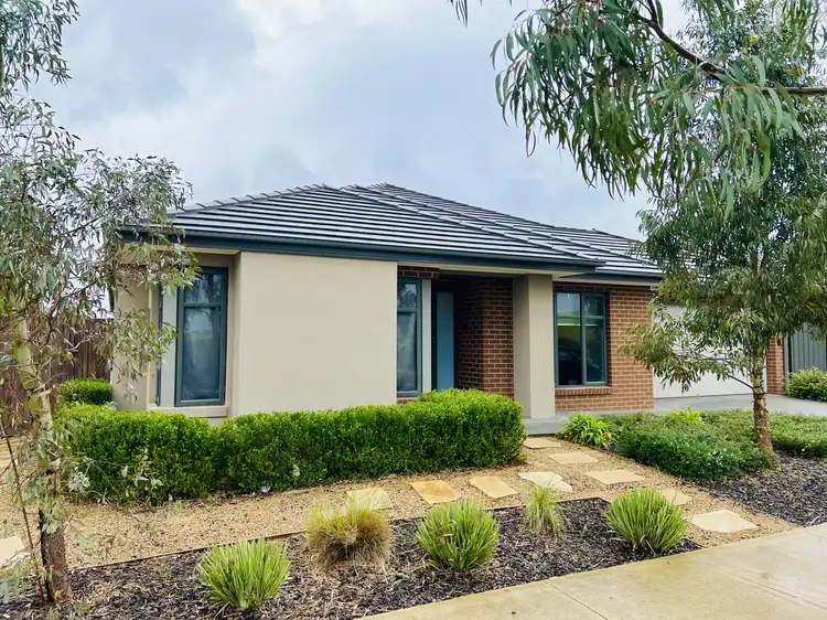 1 Oriel Rd, Donnybrook VIC 3064