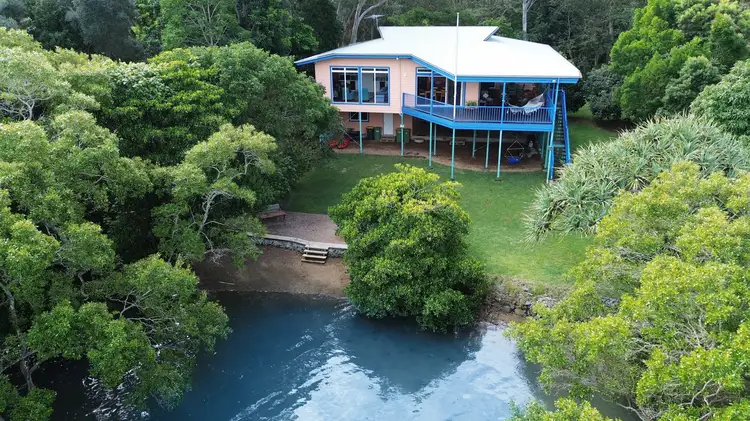 16 Cotton Tree Ave, Macleay Island QLD 4184