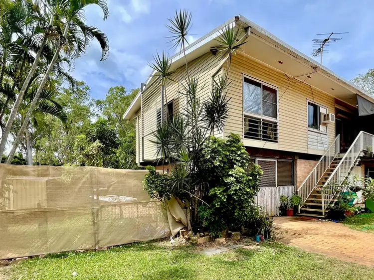 Unit 2/8 Wattle Tce, Trunding QLD 4874