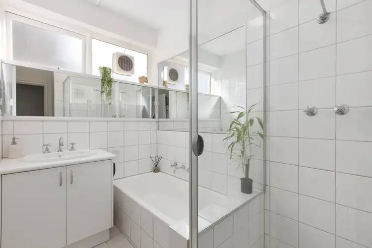 Sixth view of Homely apartment listing, 2/663 Inkerman Rd, Caulfield North VIC 3161